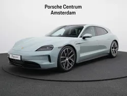 Groen Gebruikt 2024 Porsche Taycan Sport Sedan | € 126.655
