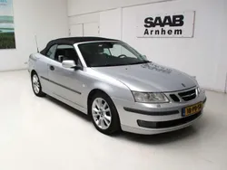 Zilver, metallic lak Gebruikt 2004 Saab 9-3 Cabriolet Vector Cabriolet | € 5.995 (Goede deal)