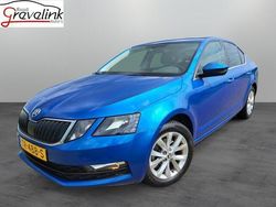 Blauw Gebruikt 2018 Skoda Octavia Hatchback | € 10.995 (Eerlijke prijs)