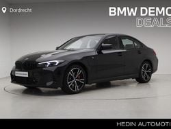 Zwart Gebruikt 2025 BMW 320e M Sport Sedan | € 41.895 (Super prijs)