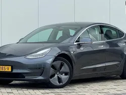 Grijs Gebruikt 2019 Tesla Model 3 Long Range Sedan | € 22.500 (Iets duurder)