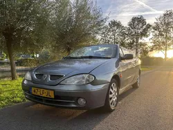 Grijs Gebruikt 2002 Renault Mégane Cabriolet Cabriolet | € 1.249 (Eerlijke prijs)
