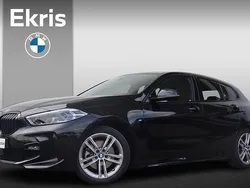 Zwart Gebruikt 2021 BMW 118 Comfort Edition Hatchback | € 26.900 (Iets duurder)
