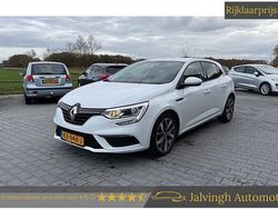 Wit Gebruikt 2016 Renault Mégane IV Life Hatchback | € 7.240 (Eerlijke prijs)