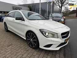 Wit Gebruikt 2015 Mercedes CLA180 Shooting Brake Ambition Stationwagen | € 15.799 (Eerlijke prijs)