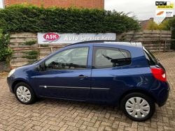 Blauw (metallic) Gebruikt 2007 Renault Clio II Business Hatchback | € 1.490 (Eerlijke prijs)
