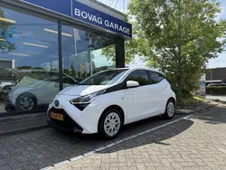 Wit Gebruikt 2022 Toyota Aygo X-play Hatchback | € 11.950 (Super prijs)