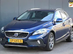 Blauw Gebruikt 2015 Volvo V40 CC Summum Stationwagen | € 8.950 (Super prijs)