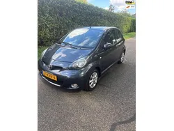 Grijs Gebruikt 2010 Toyota Aygo Comfort Hatchback | € 2.999 (Eerlijke prijs)