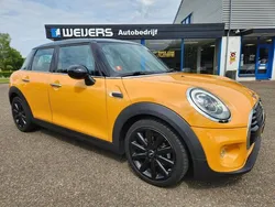 Oranje Gebruikt 2016 Mini Cooper Business Hatchback | € 13.895 (Eerlijke prijs)