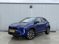 Blauw, metallic lak Gebruikt 2025 Toyota Yaris Cross Comfort SUV | € 34.999 (Duur)