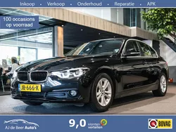 Zwart, metallic lak Gebruikt 2016 BMW 318 Basis Sedan | € 12.790 (Goede deal)