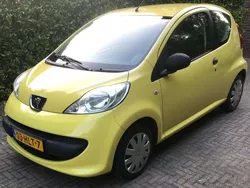 Geel Gebruikt 2009 Peugeot 107 Hatchback | € 1.395 (Goede deal)