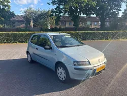 Blauw Gebruikt 2002 Fiat Punto Hatchback | € 350 (Eerlijke prijs)