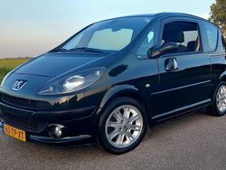 Zwart Gebruikt 2006 Peugeot 1007 Hatchback | € 2.550