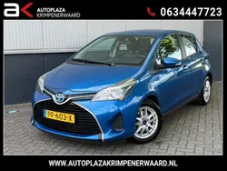 Blauw Gebruikt 2015 Toyota Yaris Hybrid Hatchback | € 9.950 (Eerlijke prijs)