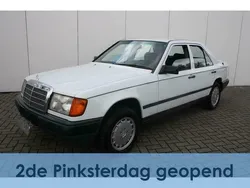 Wit Gebruikt 1986 Mercedes E250 Sedan | € 9.900