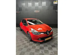 Rood Gebruikt 2013 Renault Clio IV Expression Hatchback | € 3.950 (Eerlijke prijs)
