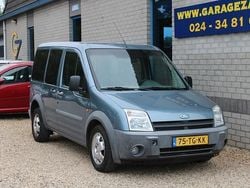Blauw, metallic lak Gebruikt 2006 Ford Tourneo Connect Futura MPV | € 5.890