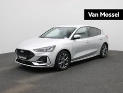 Grijs Gebruikt 2023 Ford Focus ST-Line Hatchback | € 24.945 (Eerlijke prijs)