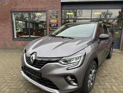 Grijs, metallic lak Gebruikt 2024 Renault Captur Techno SUV | € 24.750 (Eerlijke prijs)
