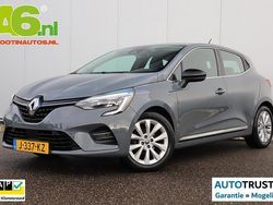 Stadsgrijs kpw Gebruikt 2020 Renault Clio V Intens Hatchback | € 12.900 (Iets duurder)