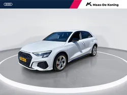 Wit Gebruikt 2021 Audi A3 Sportback e-tron Business Sedan | € 27.340 (Super prijs)