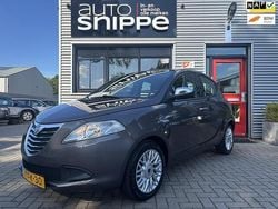 Grijs Gebruikt 2014 Lancia Ypsilon Silver Hatchback | € 6.950 (Eerlijke prijs)