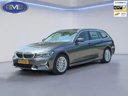 Grijs Gebruikt 2022 BMW 318 Stationwagen | € 27.845 (Goede deal)