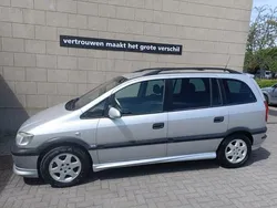 Grijs Gebruikt 2002 Opel Zafira Elegance MPV | € 1.950 (Iets duurder)