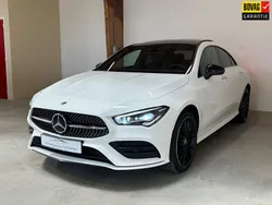 Wit, metallic lak Gebruikt 2022 Mercedes CLA250e AMG line Sedan | € 38.995 (Eerlijke prijs)