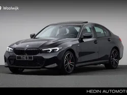 Zwart Gebruikt 2025 BMW 320e Shadowline Sedan | € 49.880 (Eerlijke prijs)