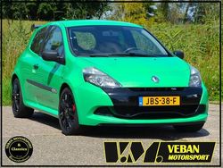 Groen (metallic) Gebruikt 2011 Renault Clio R.S. R.S. Hatchback | € 13.950