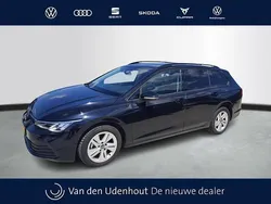 Zwart Gebruikt 2023 VW Golf VIII Life Stationwagen | € 25.950 (Eerlijke prijs)