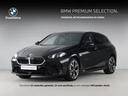 Saphirschwarz metallic (donker zwart metallic) Gebruikt 2025 BMW 120 Comfort Edition Hatchback | € 41.950 (Super prijs)
