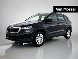 Zwart Gebruikt 2022 Skoda Karoq Ambition SUV | € 26.444 (Iets duurder)