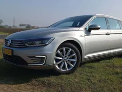 Brons Gebruikt 2016 VW Passat GTE Stationwagen | € 16.500 (Goede deal)