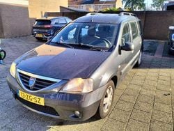Grijs Gebruikt 2008 Dacia Logan Lauréate MPV | € 1.495 (Eerlijke prijs)