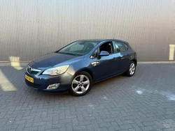 Blauw Gebruikt 2010 Opel Astra Edition Hatchback | € 2.950 (Eerlijke prijs)