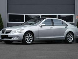 Grijs, metallic lak Gebruikt 2007 Mercedes S500 Sedan | € 16.950 (Goede deal)