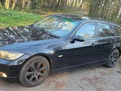 Zwart Gebruikt 2005 BMW 325 Executive Stationwagen | € 5.950 (Iets duurder)