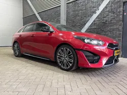 Rood Gebruikt 2023 Kia ProCeed GT-Line Hatchback | € 28.800 (Eerlijke prijs)