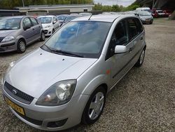 Grijs Gebruikt 2006 Ford Fiesta Futura Hatchback | € 1.495 (Eerlijke prijs)