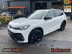 Wit, metallic lak Gebruikt 2024 VW Tiguan R-line Edition SUV | € 49.950 (Eerlijke prijs)