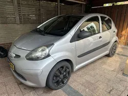 Grijs Gebruikt 2006 Toyota Aygo Hatchback | € 1.100 (Goede deal)