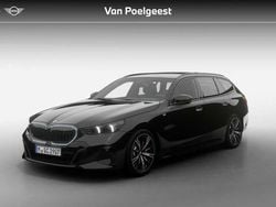Zwart, metallic lak Nieuw 2025 BMW 520 M Sport Stationwagen | € 94.253 (Eerlijke prijs)
