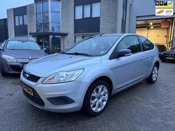 Grijs Gebruikt 2010 Ford Focus Trend Hatchback | € 1.750 (Goede deal)