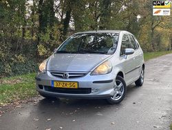 Grijs Gebruikt 2008 Honda Jazz LS Hatchback | € 1.500 (Goede deal)