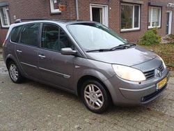 Grijs Gebruikt 2005 Renault Scénic II MPV | € 1.000 (Goede deal)