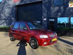Rood Gebruikt 2000 Mazda Demio Exclusive Hatchback | € 1.450